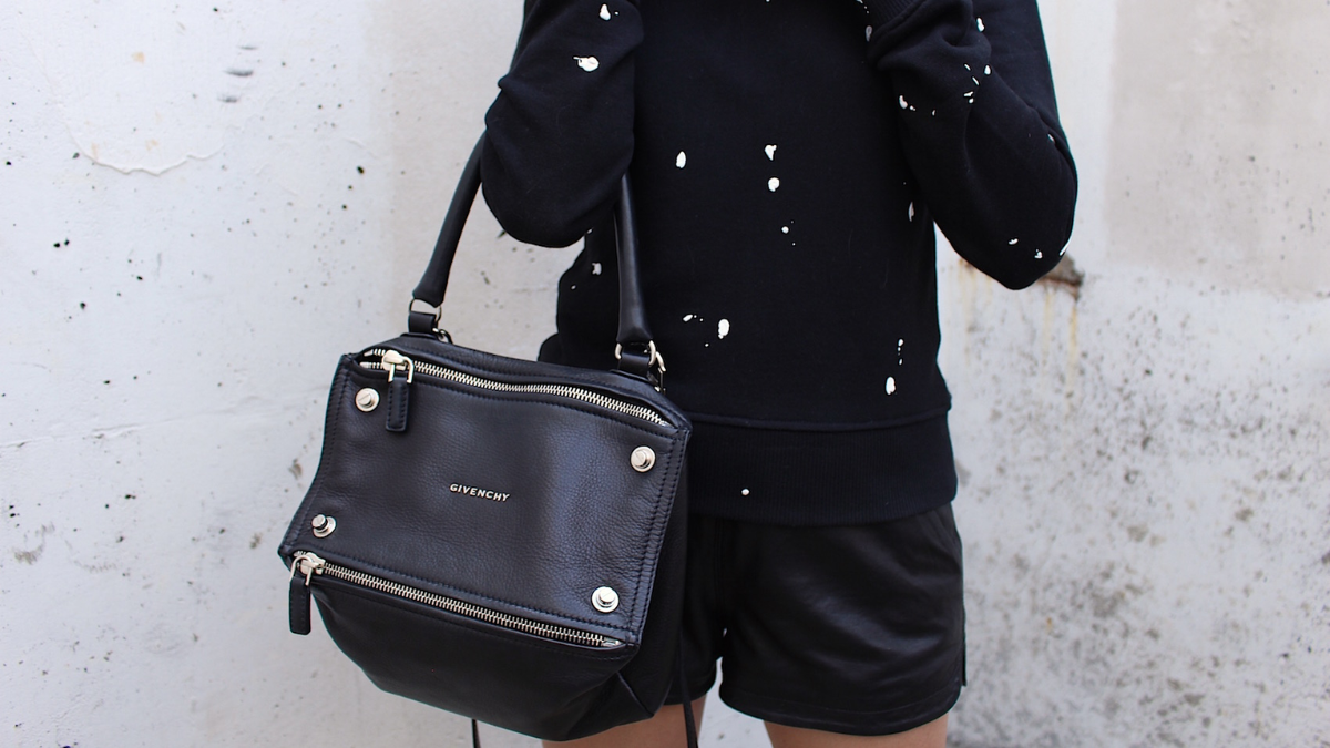 6 chiếc túi Givenchy sành điệu cho tủ quần áo hàng ngày của bạn Hinh anh 5: 6 chiec tui Givenchy sanh dieu cho tu quan ao hang ngay cua ban