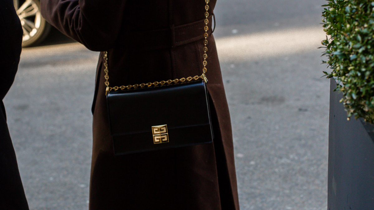6 chiếc túi Givenchy sành điệu cho tủ quần áo hàng ngày của bạn Hinh anh 3: 6 chiec tui Givenchy sanh dieu cho tu quan ao hang ngay cua ban