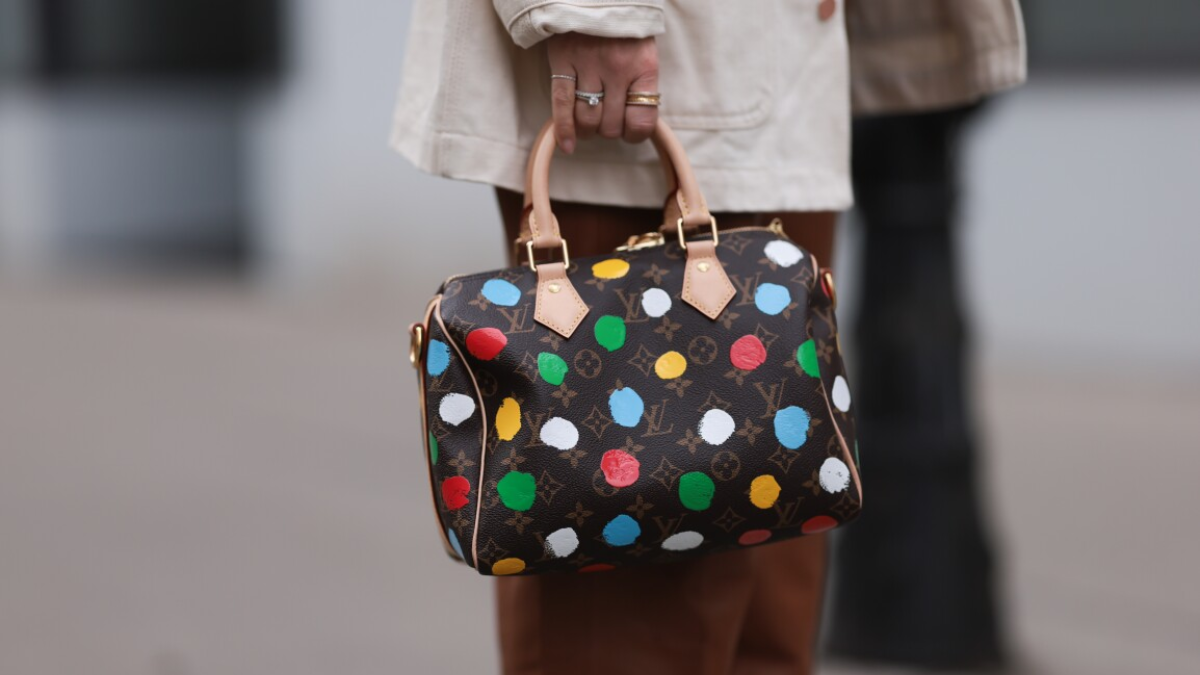 Hinh anh 7: Kham pha tay nghe thu cong tuyet voi cua tui xach Louis Vuitton