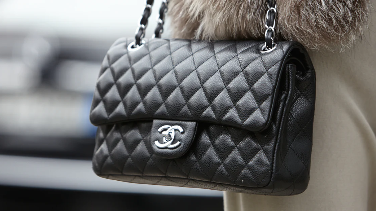 Hinh anh 2: Van de nan giai ve tui xach: Chanel Caviar hay Lambskin?