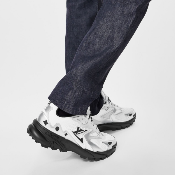 Giay Nam Louis Vuitton Lv Runner Tatic Trainers 'White' 1AA785