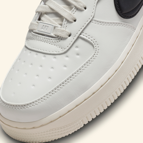 Giay Nike Air Force 1 Quilted Swoosh 'Phantom Black' FV1182-001