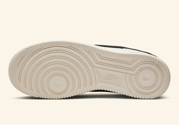 Giay Nike Air Force 1 Quilted Swoosh 'Phantom Black' FV1182-001