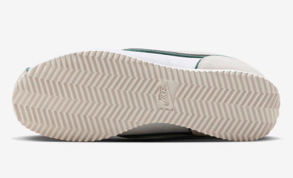 Giay Nike Cortez 'White Green Light Bone' FQ0259-110