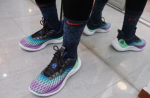 Giay Under Armour Curry 'Northern Lights' 3025621-500