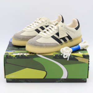 Giay Adidas x Kith x Clarks 8th Street Samba Kithmas 'Core Black' IE4033