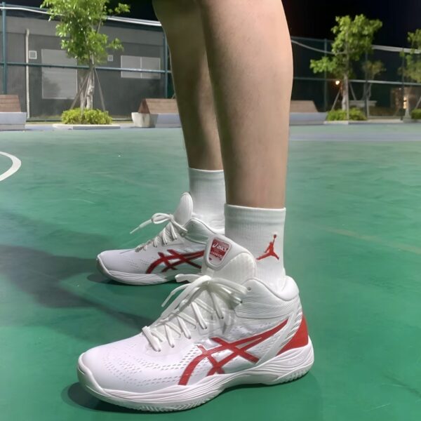Giay Asics Gelhoop V14 'White Classic Red' 1063A060-104