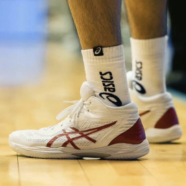 Giay Asics Gelhoop V14 'White Classic Red' 1063A060-104