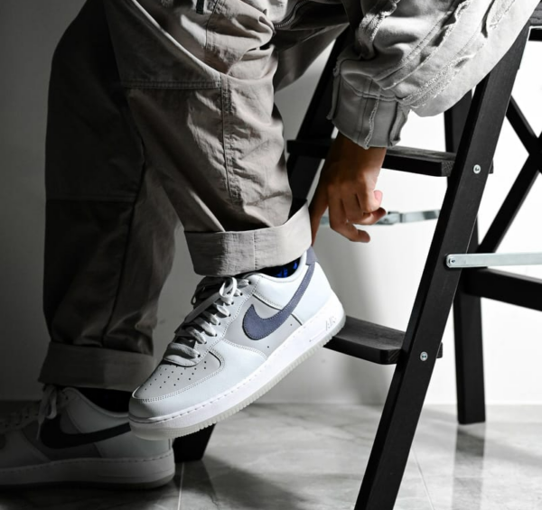 Giay Nike Air Force 1 ’07 LV8 ‘Platinum Light Carbon’ FJ4170-001