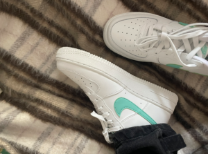 Giay Nike Air Force 1 'White Emerald Rise' DV7762‑104