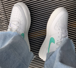 Giay Nike Air Force 1 'White Emerald Rise' DV7762‑104