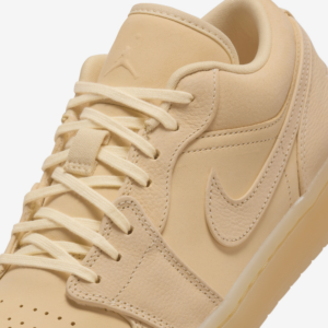 Giay Nike Air Jordan 1 Low SE ‘Pale Vanilla’ FZ3972-294
