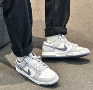 Giay Nike Dunk Low SE 'Light Carbon' FJ4188-100