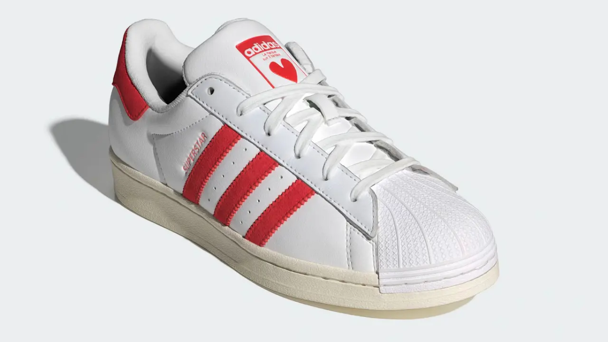 13 mẫu sneaker lý tưởng để tặng người yêu vào dịp Valentine này Hinh anh 10: 13 mau sneaker ly tuong de tang nguoi yeu vao dip Valentine nay