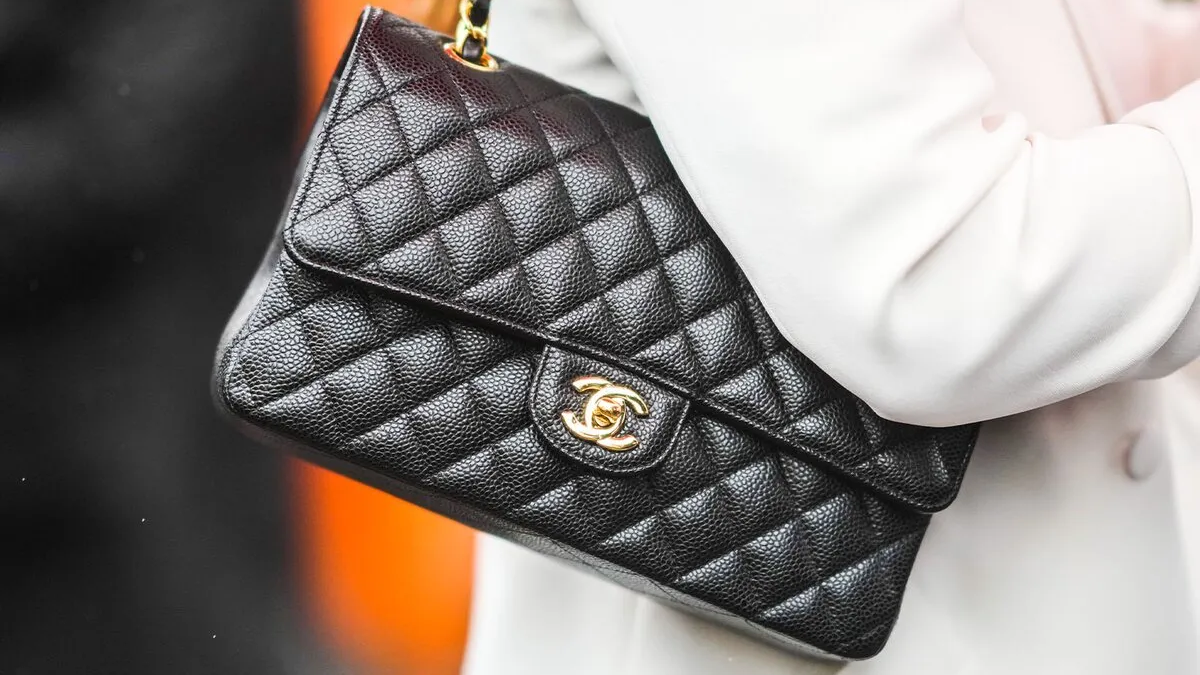 Hinh anh 8: Vuot thoi trang – Tui xach Chanel trong nghe thuat