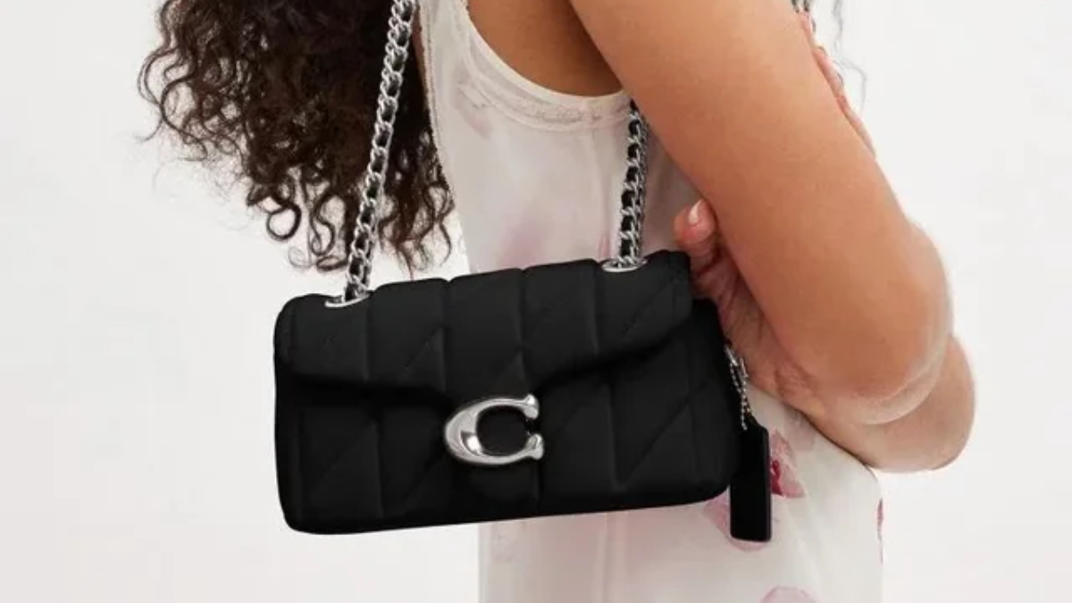 Điểm qua 11 chiếc túi Flap cổ điển không bao giờ lỗi mốt Hinh anh 11: Diem qua 11 chiec tui Flap co dien khong bao gio loi mot