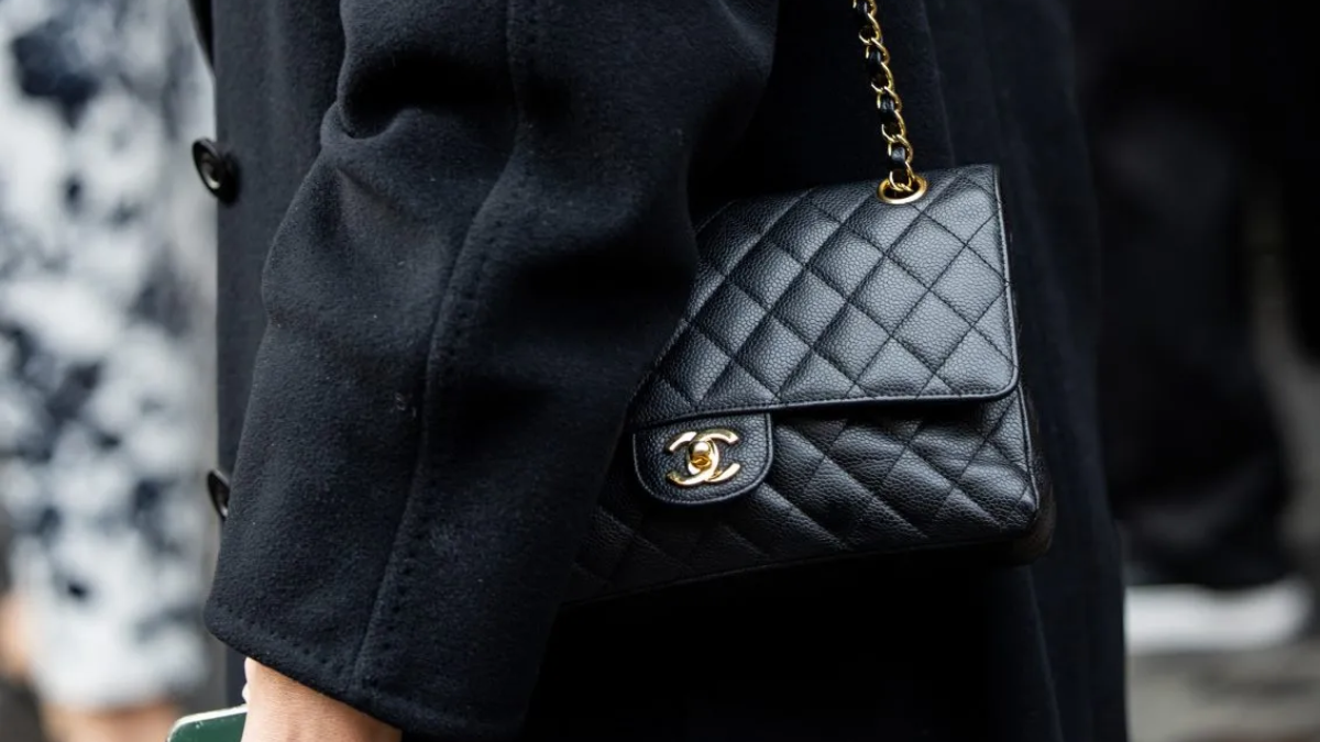 Điểm qua 11 chiếc túi Flap cổ điển không bao giờ lỗi mốt Hinh anh 1: Diem qua 11 chiec tui Flap co dien khong bao gio loi mot