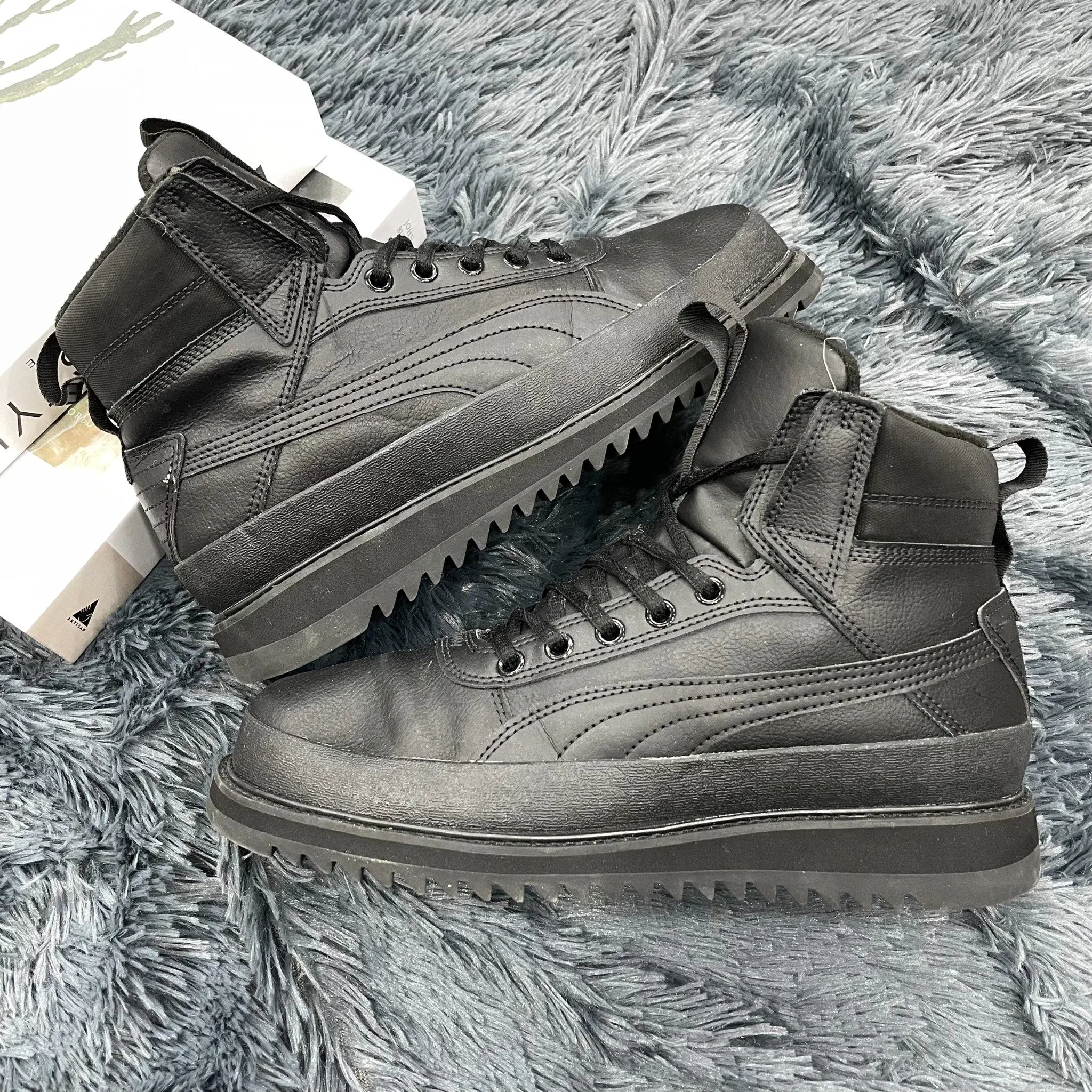 Top 7 mẫu High-Top sneaker dành cho nam ấn tượng nhất 2024 Hinh anh 2: Top 7 mau High-Top sneaker danh cho nam an tuong nhat 2024