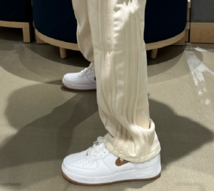 Giay Nike Air Force 1 Jewel 'White Bronze' FN5924-103