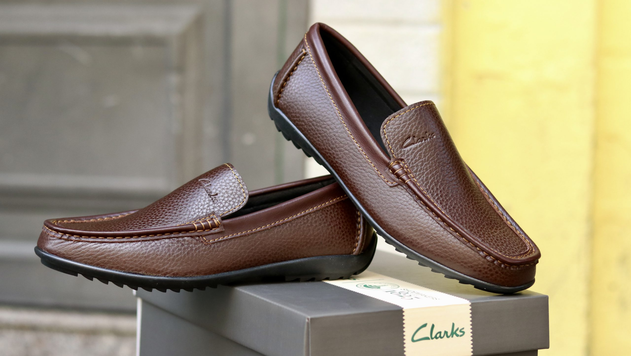Clarks - Từ tương lai tăm tối đến đỉnh cao thương mại Hinh anh 3: Clarks - Tu tuong lai tam toi den dinh cao thuong mai