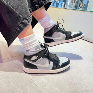 Giay Nike Air Jordan 1 Mid SE 'Black Chrome' FB9892-002