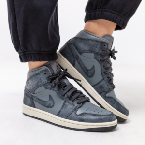 Giay Nike Air Jordan 1 Mid ‘Distressed Smoke Grey’ FJ3448-001