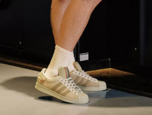 Giay Adidas Originals Superstar 'Green Brown' IE2941