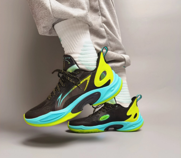 Giay Lining Ultra Light 'Black Multi' ABAU011-2
