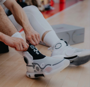 Giay Lining Yushuai 14 'White' ABAQ041-1