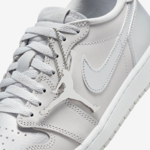 Giay Nike Air Jordan 1 Low 2024 'Metallic Silver' CZ0790-002