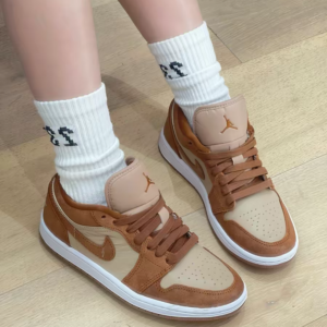 Giay Nike Air Jordan 1 Low SE ‘Brown’ FJ3453-200
