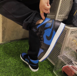 Giay Nike Air Jordan 1 Mid 'Blue Black' DQ8426-042