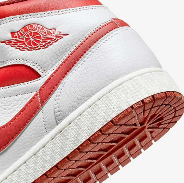 Giay Nike Air Jordan 1 Mid 'White Dune Red' FJ3458-160
