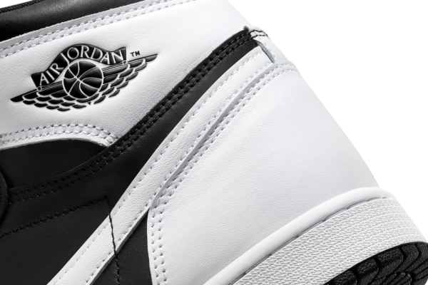 Giay Nike Air Jordan 1 Retro High OG 'Black White' DZ5485-010