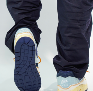 Giay Nike Air Max 1 ’87 'Aura' FQ8900-440