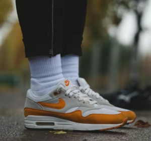 Giay Nike Air Max 1 '87 'Safety Orange' DZ2628-002