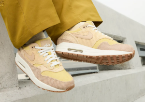 Giay Nike Air Max 1 SE ‘Buff Gold Corduroy’ FB8451-700