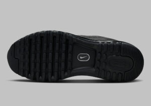 Giay Nike Air Max 2013 'Triple Black' FZ3156-010