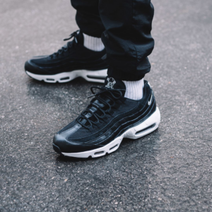Giay Nike Air Max 95 'Rebel Skulls' 538416-008