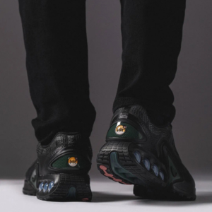 Giay Nike Air Max DN x Supreme 'Black Galactic Jade' FZ4044-001