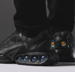 Giay Nike Air Max DN x Supreme 'Black Galactic Jade' FZ4044-001