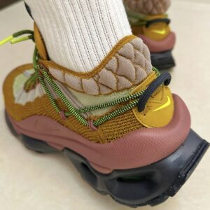 Giay Nike Air Max Flyknit Venture 'Bronzine' FD2110-700