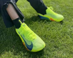 Giay Nike Air Zoom Alphafly 3 'Volt' FD8311-700