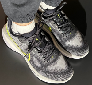 Giay Nike Air Zoom Vomero 17 'Black Volt' FB1309-001