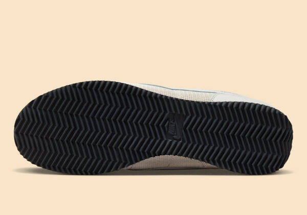 Giay Nike Cortez 'Beige Black' FZ4630-100