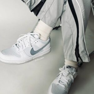 Giay Nike Dunk Low 'Reflective Swoosh' FV0365-100