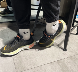 Giay Nike Invincible 3 ‘Black Amber Brown’ DR2615-004