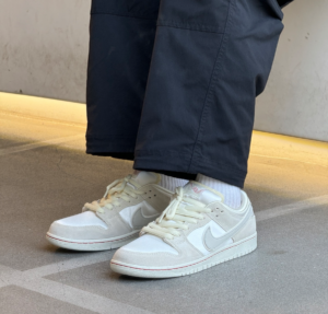 Giay Nike SB Dunk Low 'City Of Love' FZ5654-100