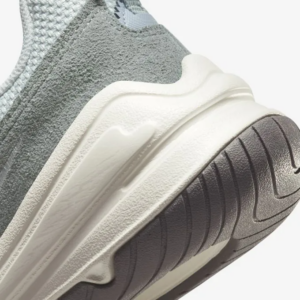 Giay Nike Tech Hera 'Light Silver' DR9761-001