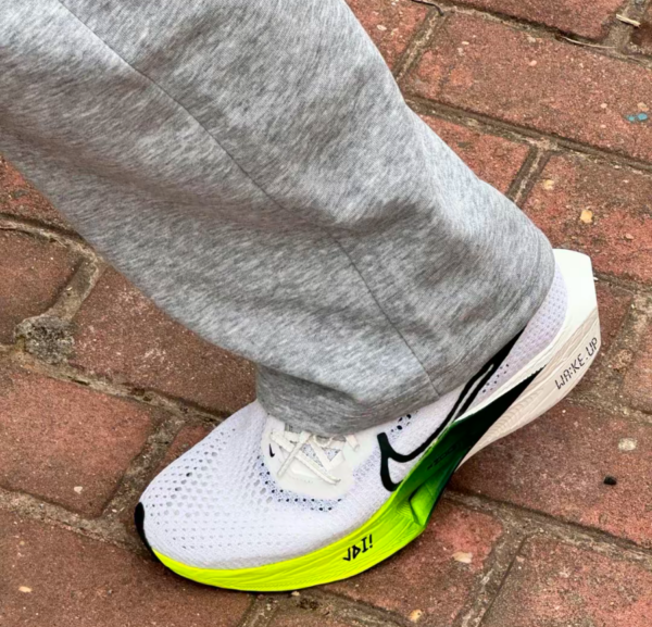 Giay Nike Vaporfly 3 'White Pro Green' FZ4017-100